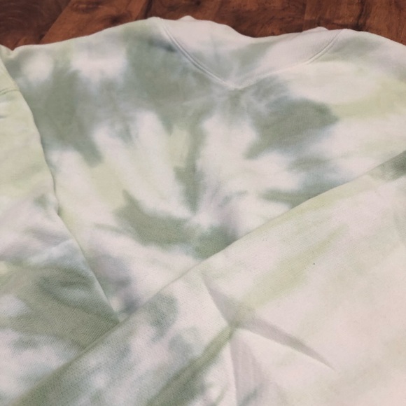 Aritzia Wilfred Free Green Tye-Dye Sweatshirt - Picture 2 of 4